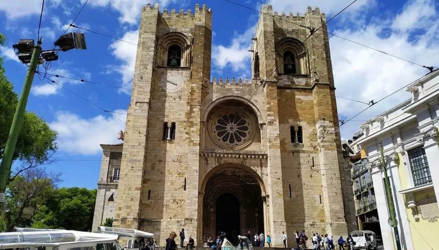 Lisbon Cathedral - sights of Lisbon, Portugal