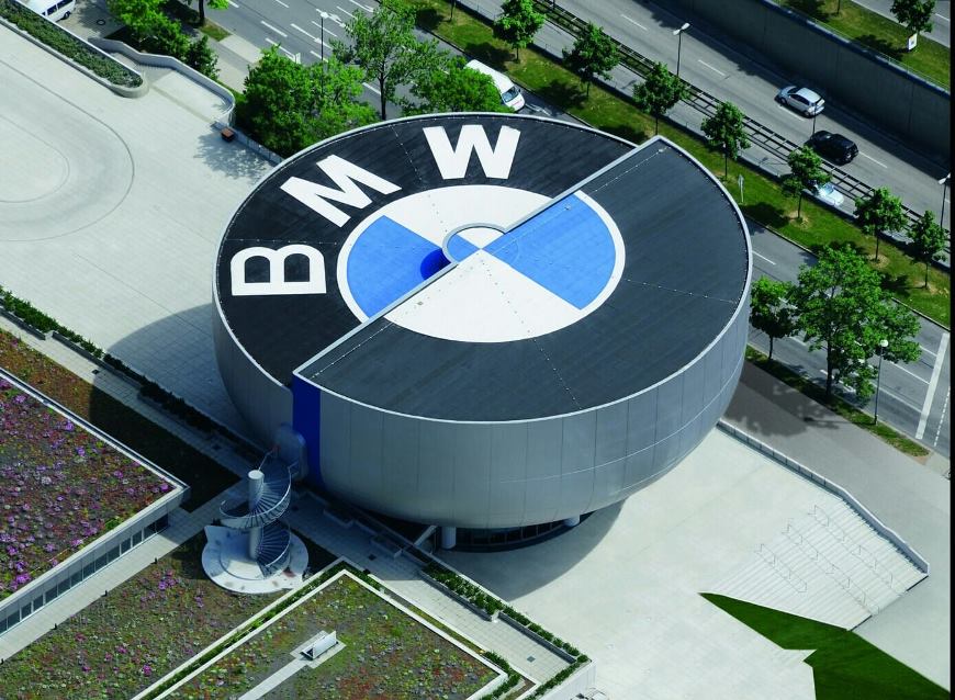 Куди сходити Музей BMW фото