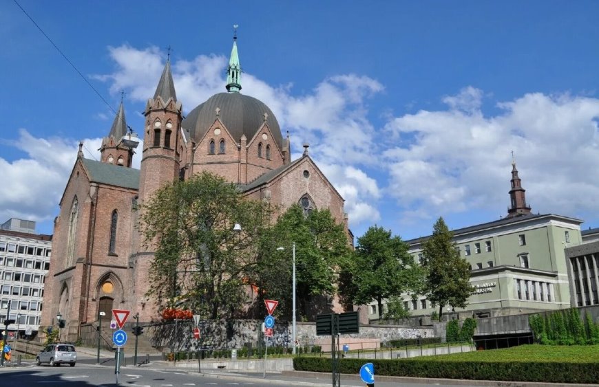 Церква Святої Трійці - що подивитися в Осло