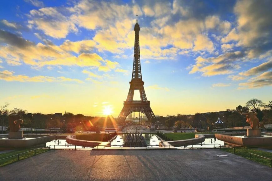 Eiffel Tower - what to see in Paris